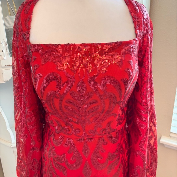 NWOT Long Red Dress with Sequins Long Sleeve Size L/14 - Picture 3 of 11